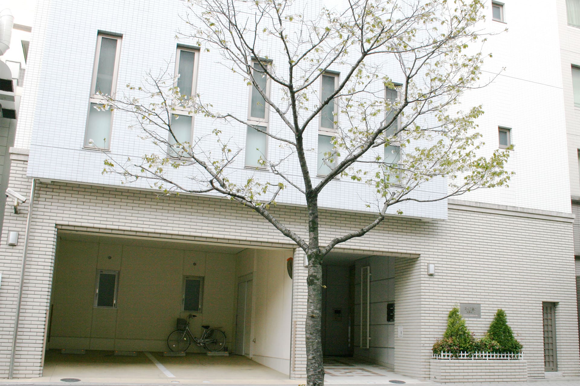 菅藤法律事務所は、福岡市中央区・大濠公園のすぐそばにございます。